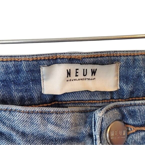 NEUW Light Wash Marilyn Torn Haze Skinny Jeans Size 32 - Picture 3 of 11
